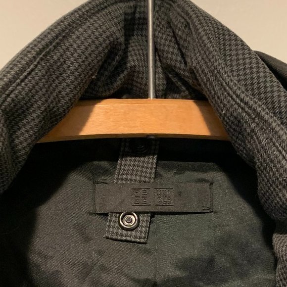 UniQlo coat with stow hood - Men's Medium - Picture 2 of 2